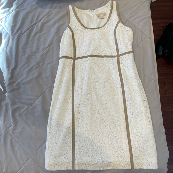 Michael Kors White Lace Dress, Size: 6, like new - Picture 3 of 7